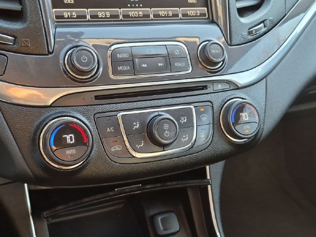 Used 2015 Gray Chevrolet LT image 20