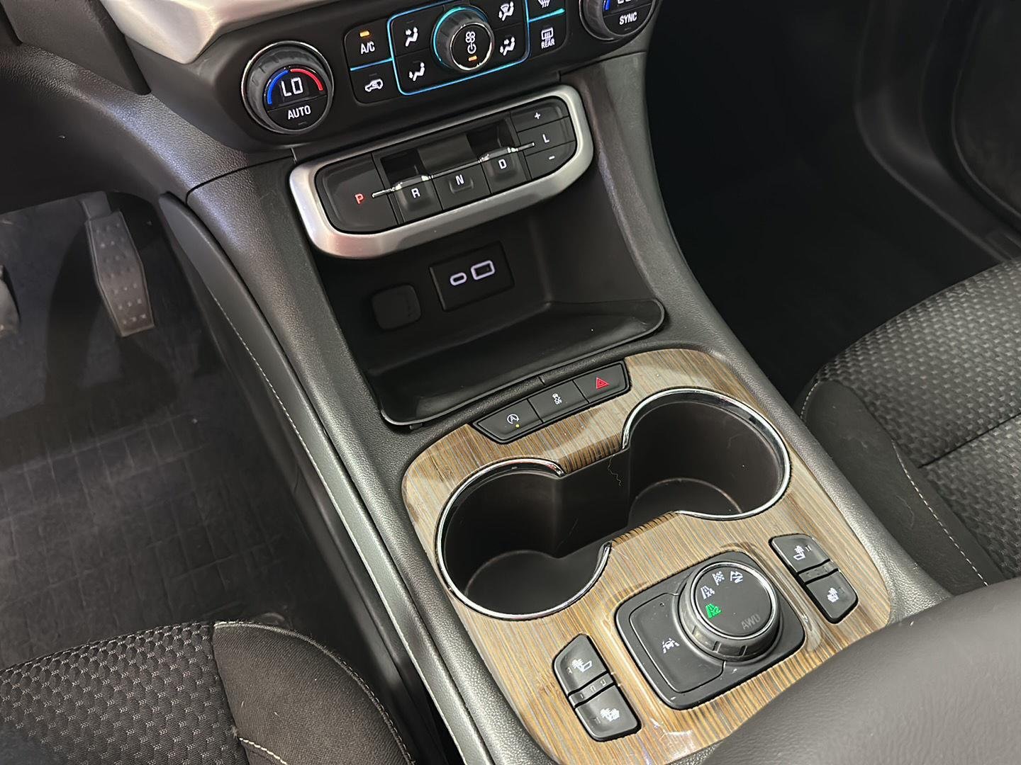 Used 2023 Sterling Metallic GMC SLE image 15
