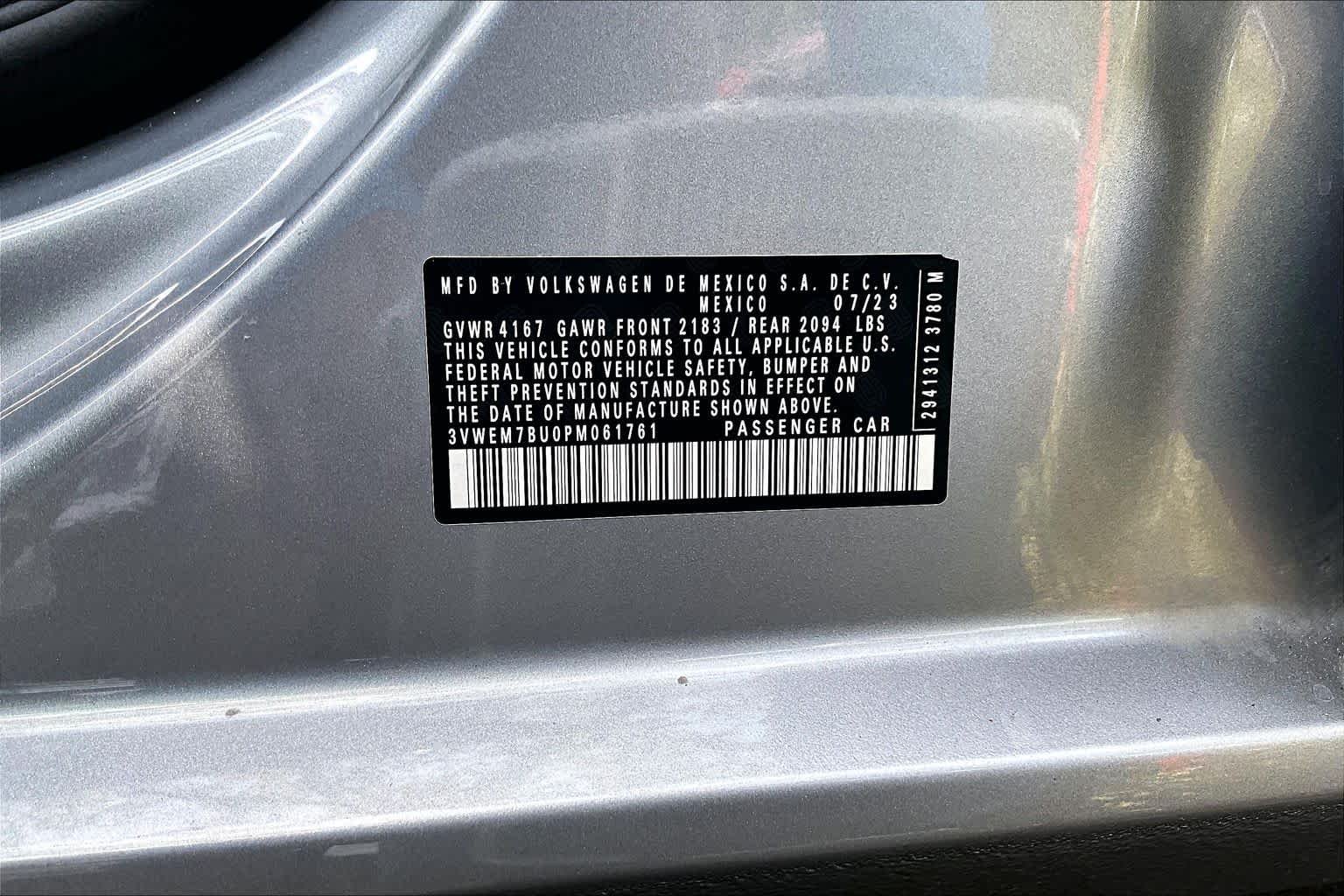 Certified Used 2023 Pyrite Silver Metallic Volkswagen SE image 34