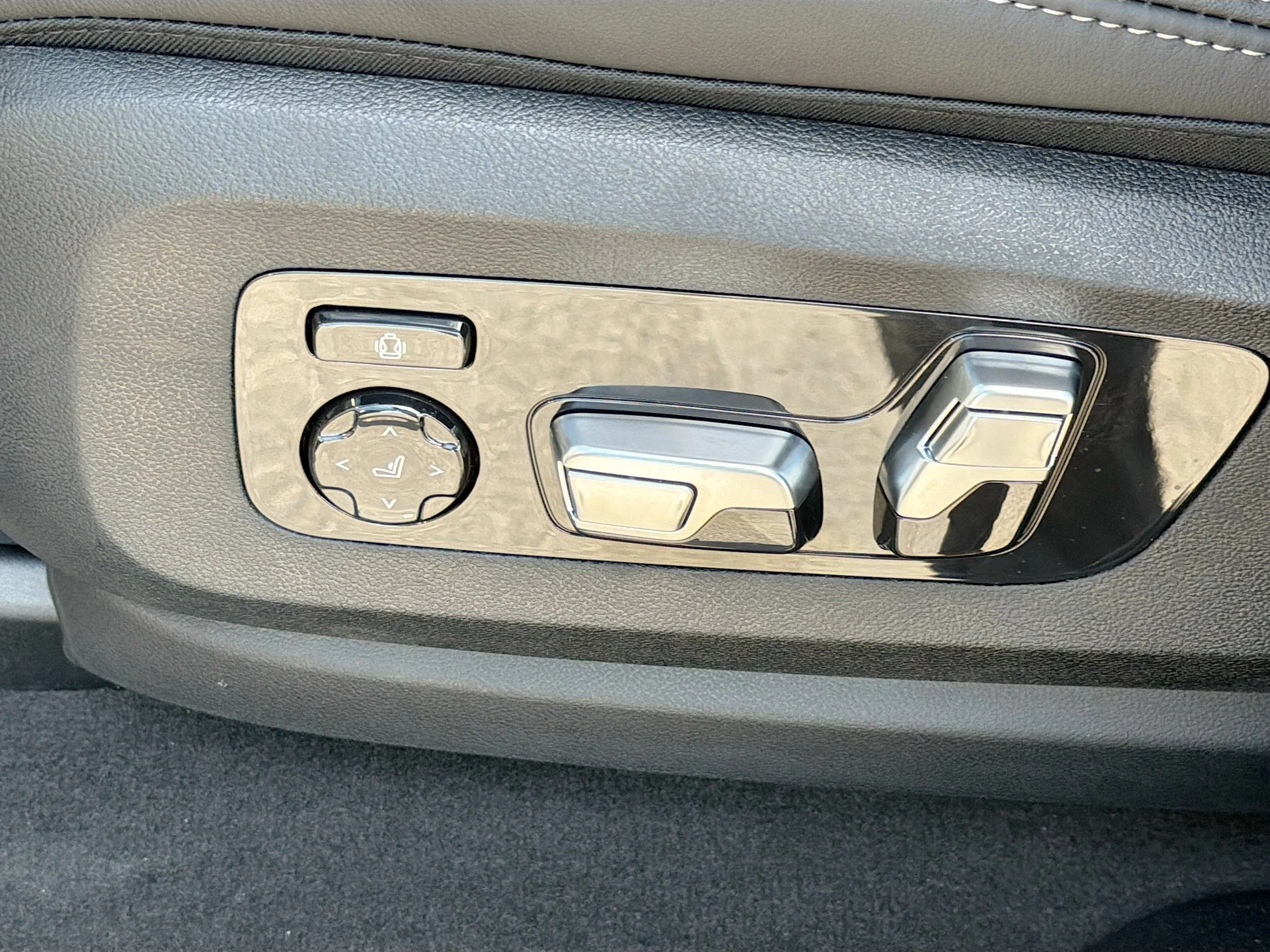 New 2027 Skyscraper Grey Metallic BMW xDrive40i image 24