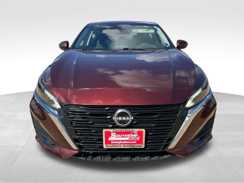 Used 2023 Red Nissan 2.5 SV image 9