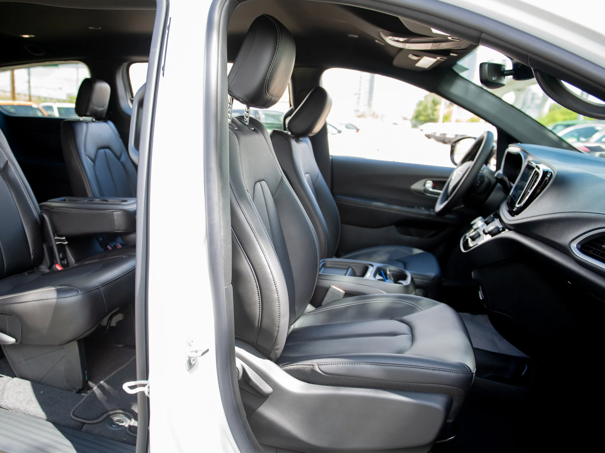 New 2027 White Chrysler Select*, Remote Start, Heated Leather Seats, Lane Departure Warning image 26