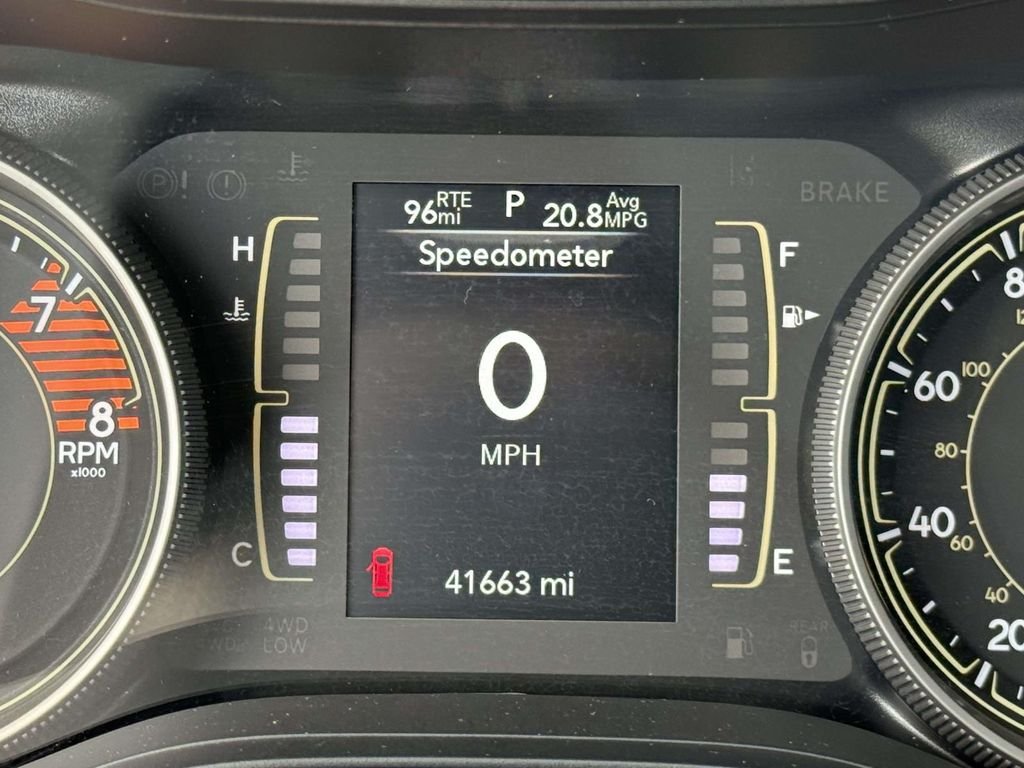 Used 2021 White Jeep Latitude Lux image 27