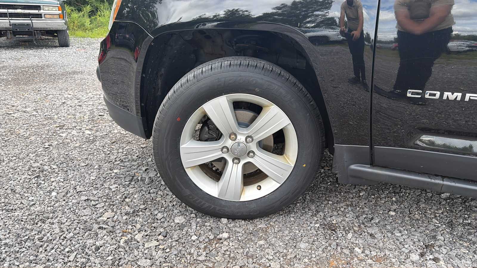 Used 2014 Black Clearcoat Jeep Latitude image 9