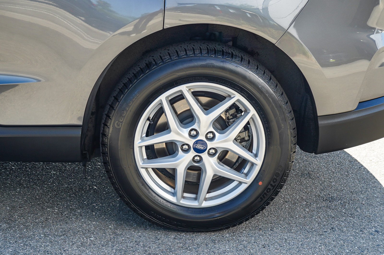 Used 2022 CARBONIZED GRAY M FORD TRUCK SEL image 11