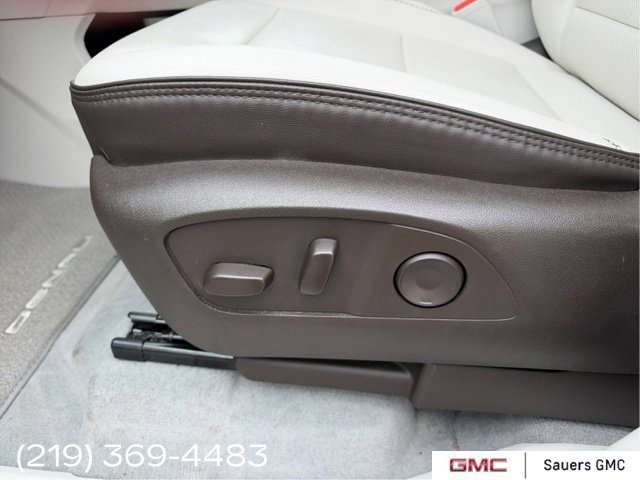 2024 GMC Acadia Denali - Photo 39