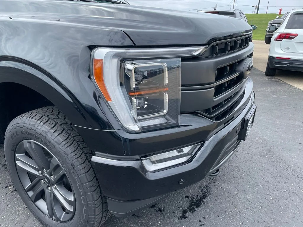 Used 2023 Black Ford Lariat image 30