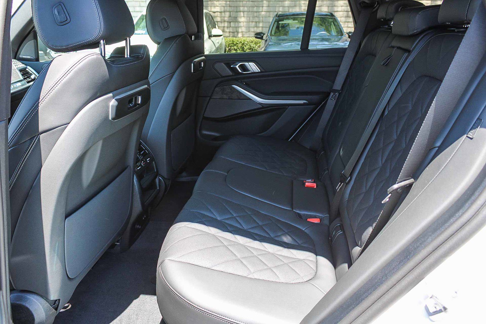 New 2026 Alpine White BMW sDrive40i image 18