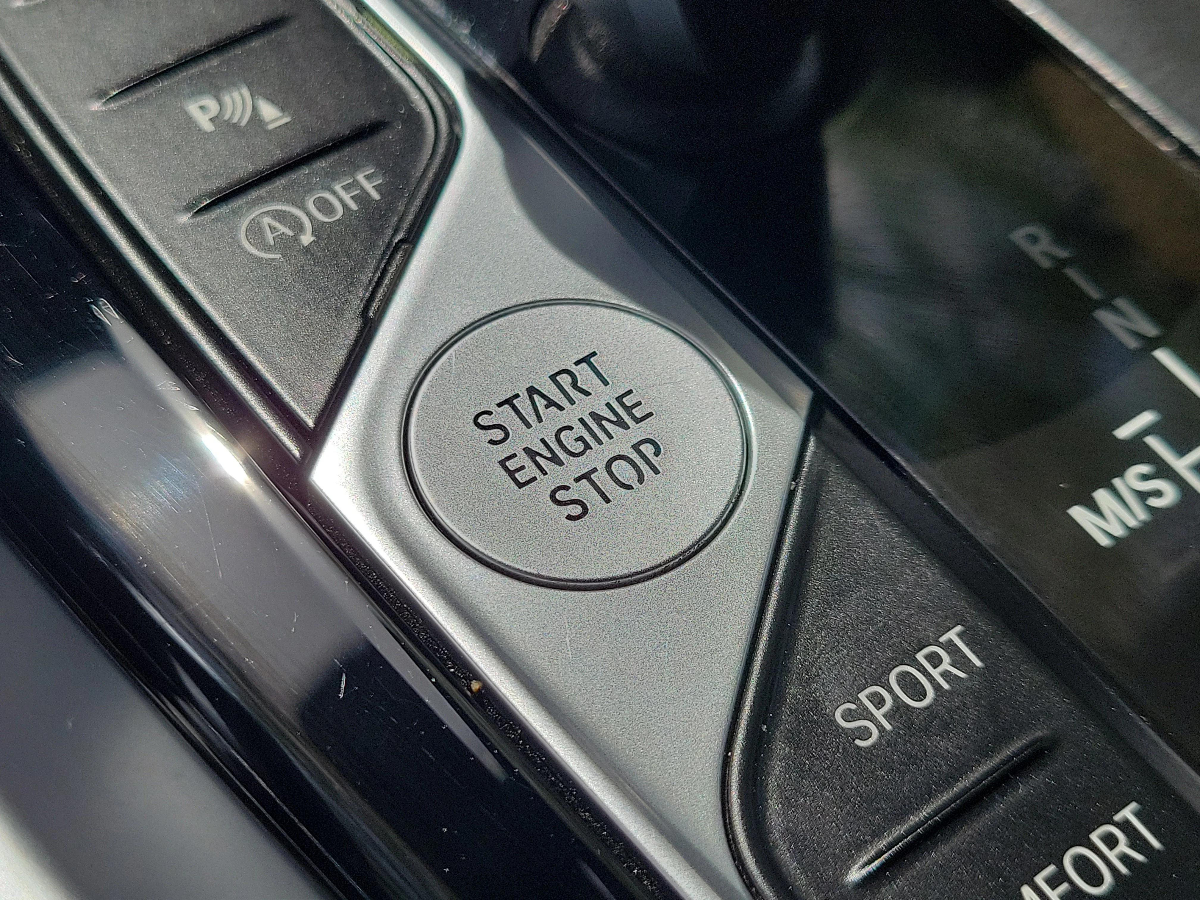 Used 2020 Alpine White BMW sDrive30i image 28