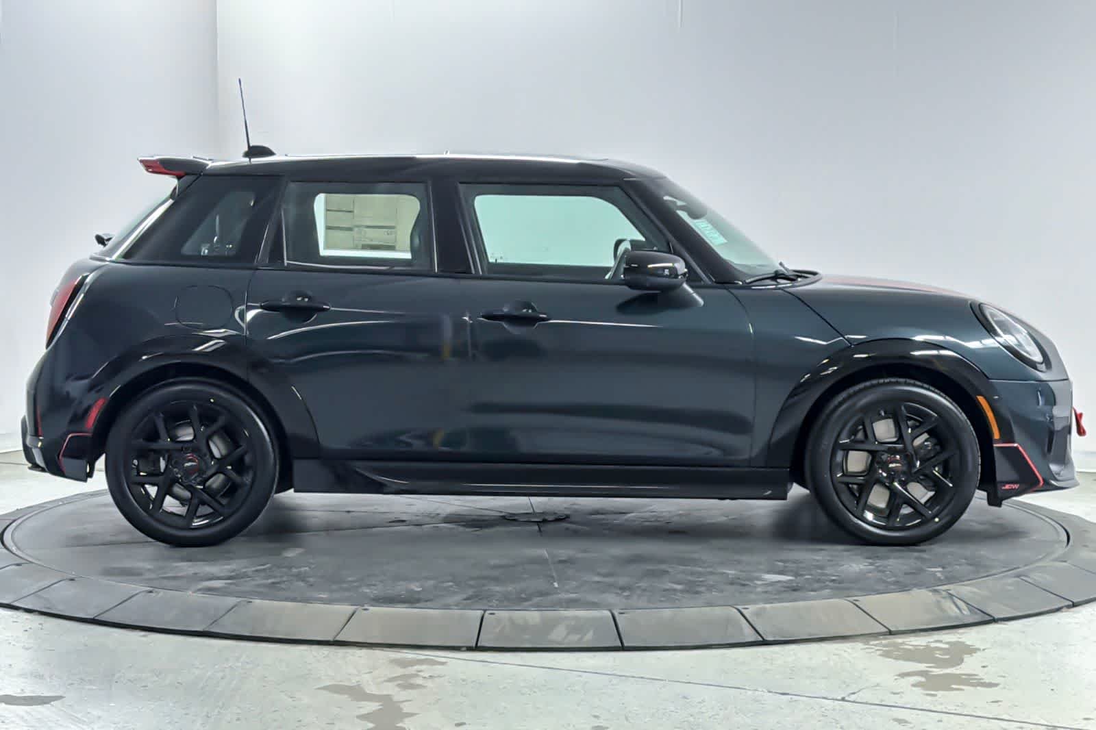 New 2026 Legend Gray Metallic MINI Iconic image 8