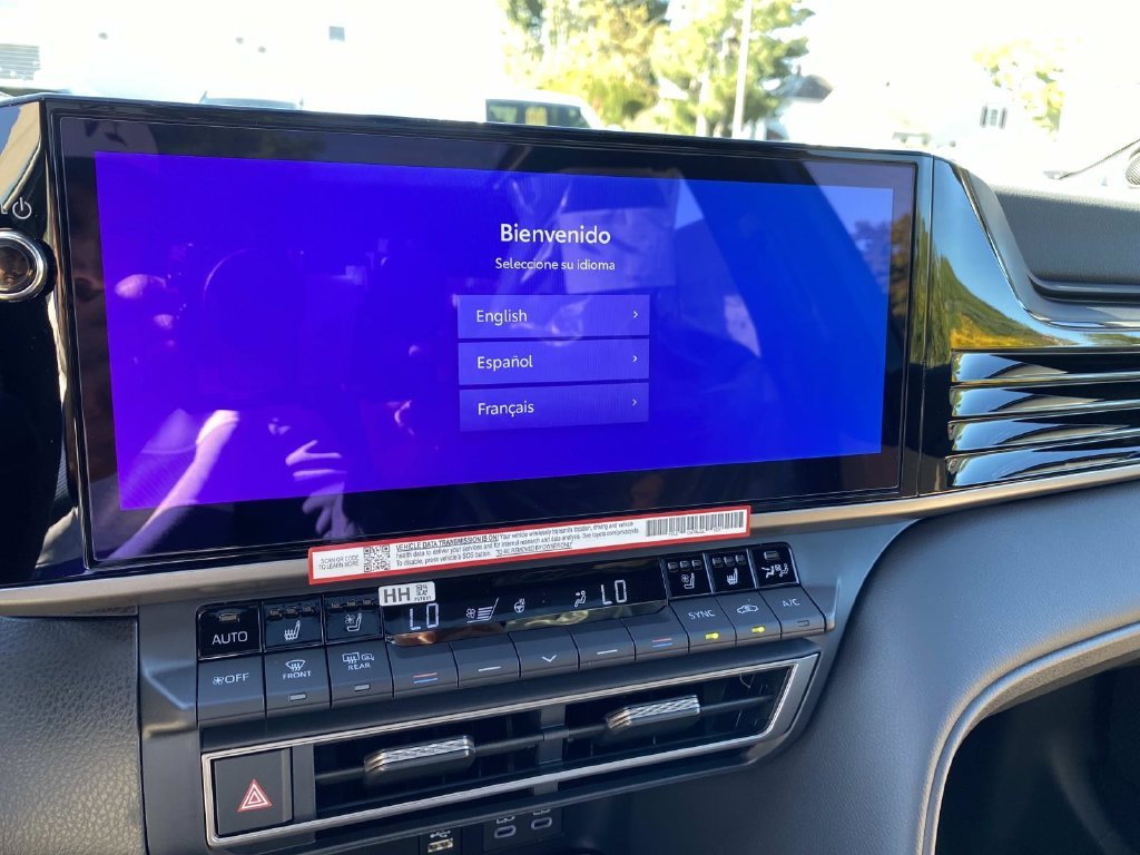 New 2026 Ocean Gem with Midnight Black Metallic roof Toyota XSE image 10