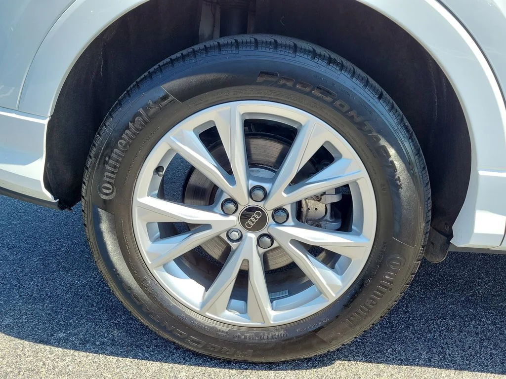 Used 2025  Audi Premium image 8