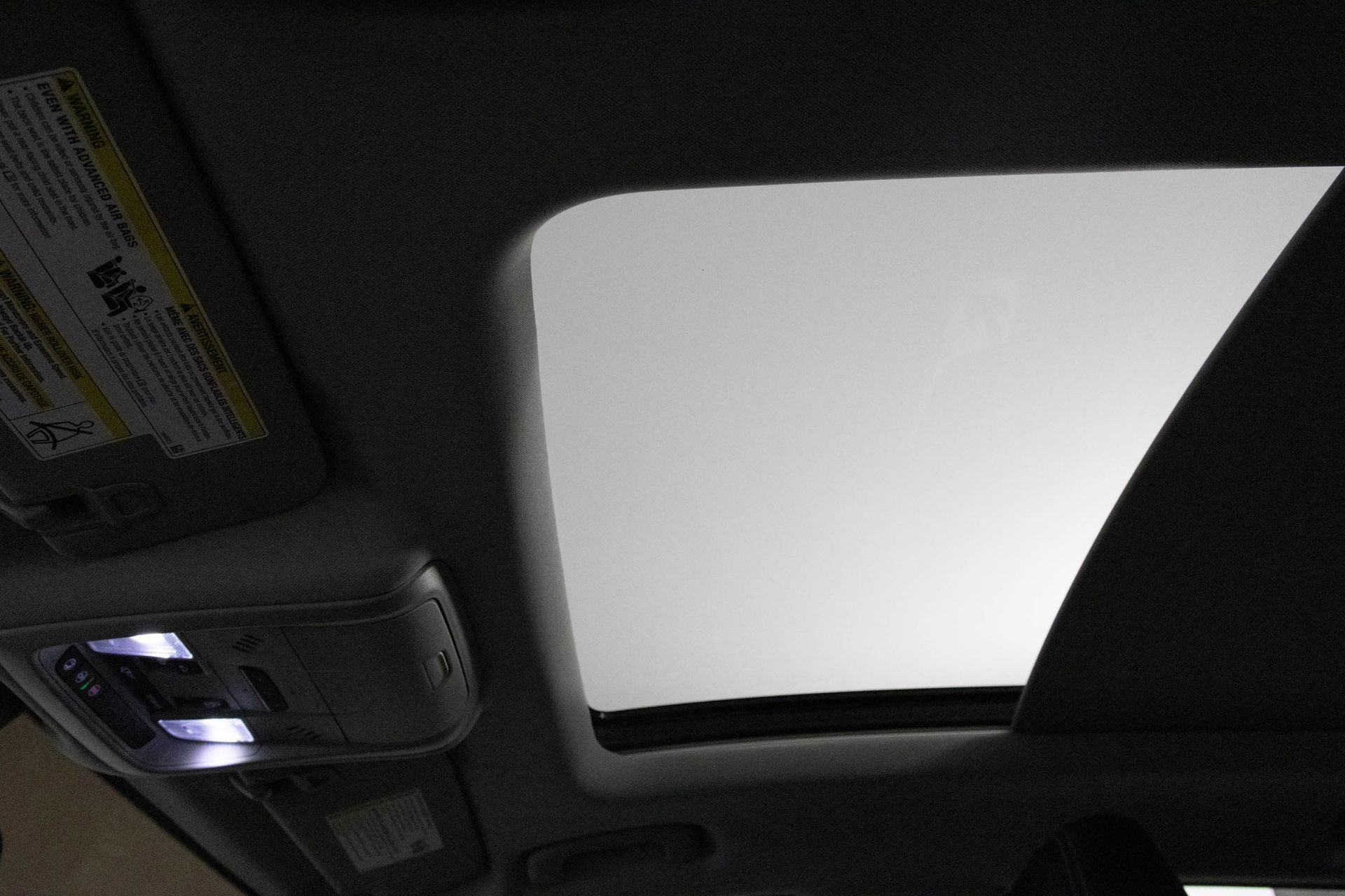 2022 GMC TERRAIN - Image 30