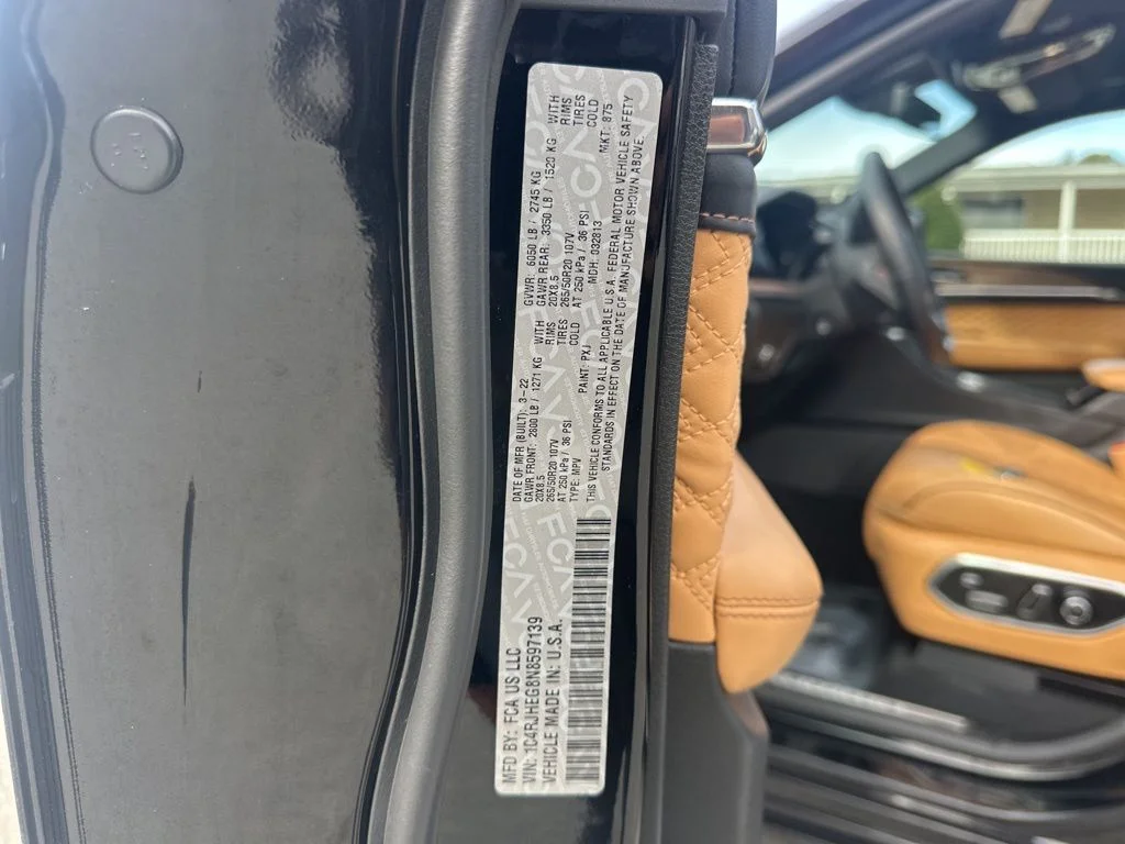 Used 2022 Black Jeep Summit image 38