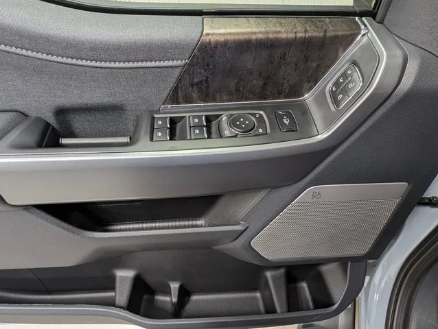 New 2026 Glacier Gray Metallic Tri-Coat Ford F-250® Lariat® image 52
