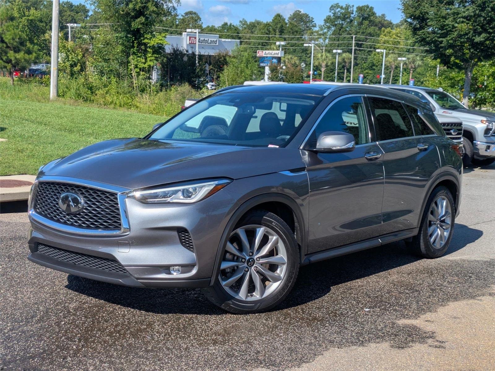 Used 2020  INFINITI  image 1