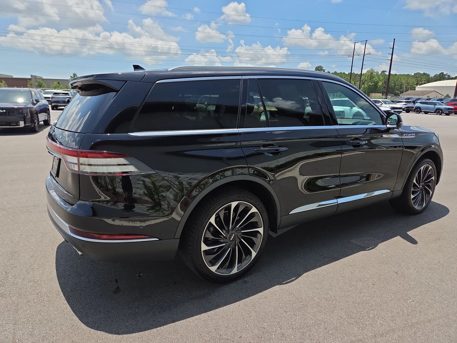 Used 2024 Black Metallic Lincoln Reserve image 5