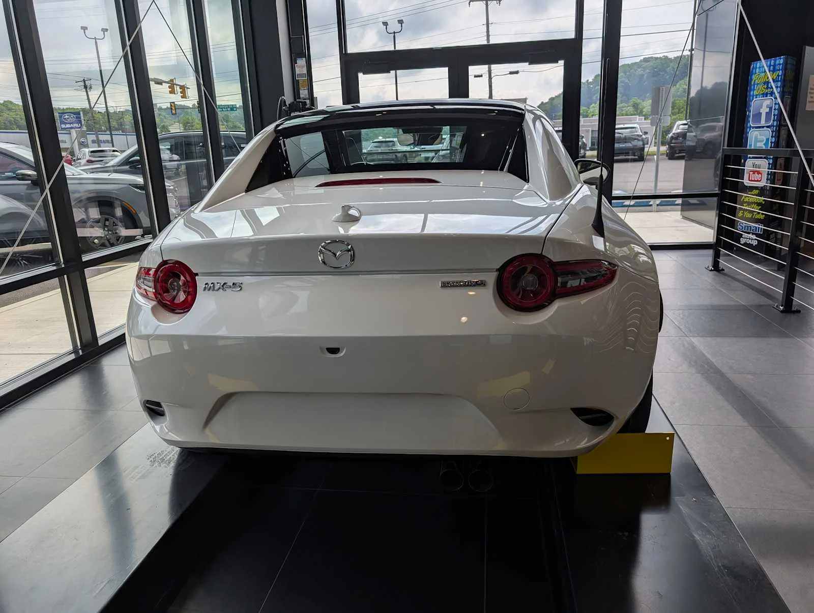 2025 Mazda MX-5 Miata RF Grand Touring - Photo 8