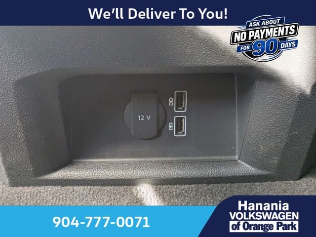 Used 2018 Black Volkswagen 2.0T SE w/Technology image 15