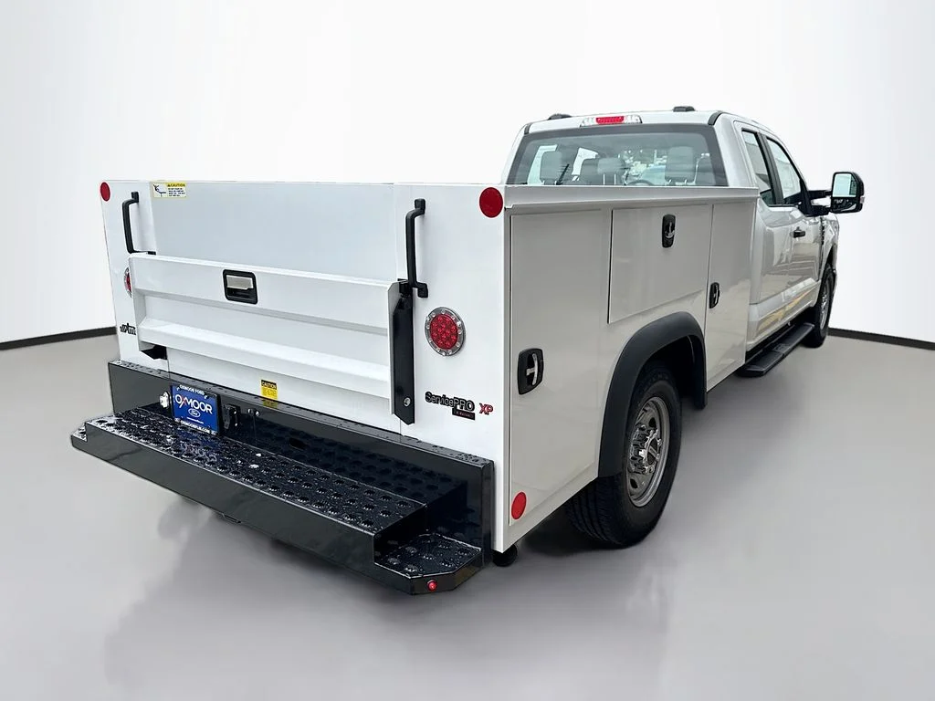 New 2026 Oxford White Ford XL image 7