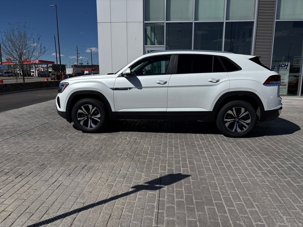 New 2026 Opal White Pearl Volkswagen 2.0T SE image 2