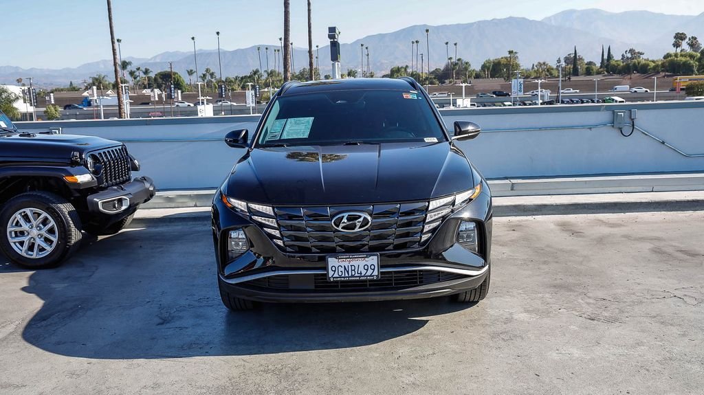 Used 2023 Phantom Black Hyundai SEL image 3