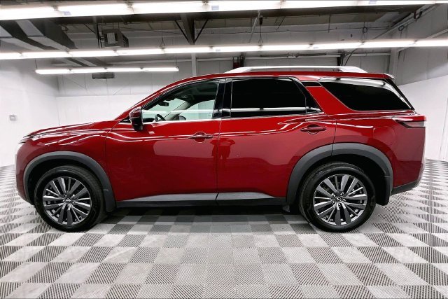 Used 2024 Scarlet Ember Nissan SL image 14