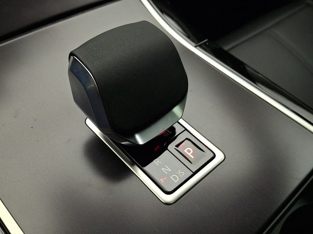 New 2026 Santorini Black Land Rover Belgravia Edition image 12