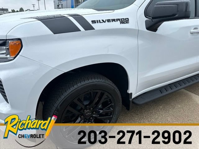 New 2026 Summit White Chevrolet RST image 2