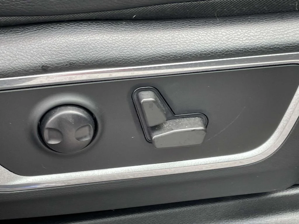 Used 2022 Red Ram Laramie image 16
