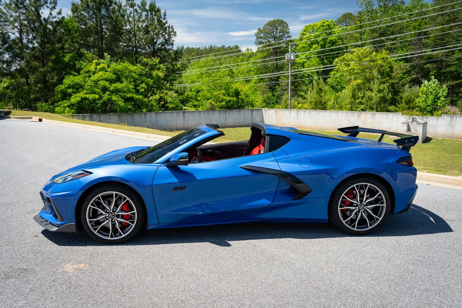 Used 2023 Blue Metallic Chevrolet Stingray image 13