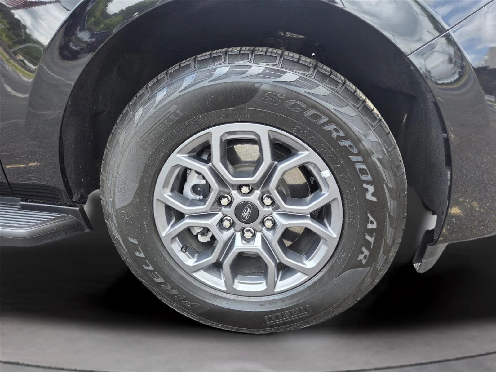 Used 2025 Agate Black Ford Active image 32