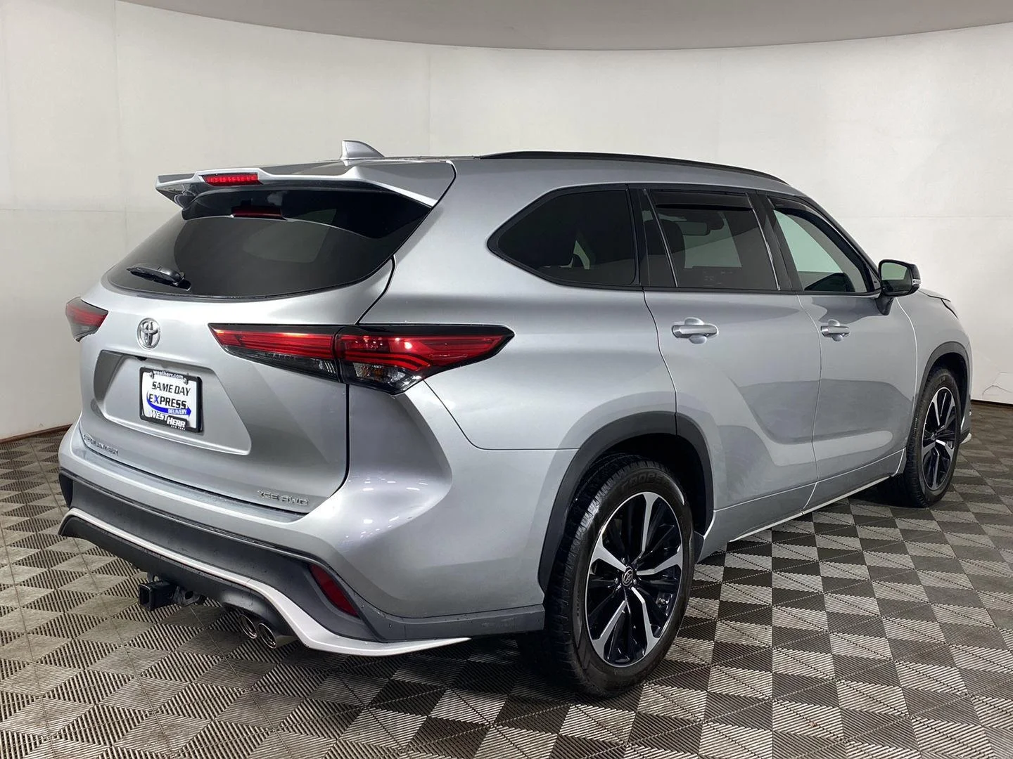 Used 2022 Celestial Silver Metallic Toyota XSE image 6
