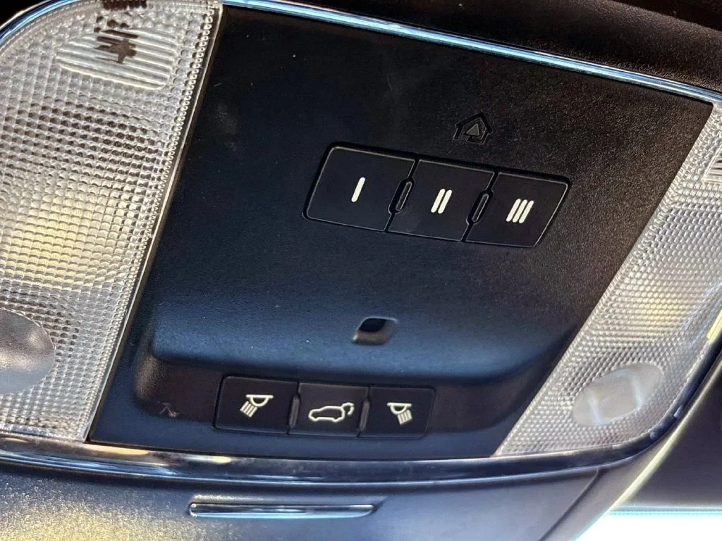 Used 2018 Bright White Clearcoat Jeep Altitude image 26