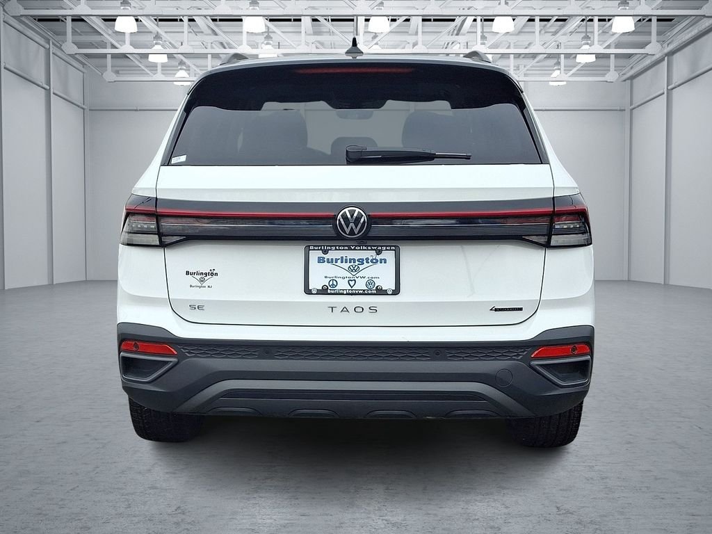 Used 2025 White Volkswagen 1.5T SE Black image 5