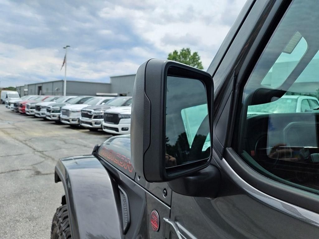 New 2026 Granite Crystal Metallic Clear-Coat Exterior Paint Jeep Rubicon X image 14