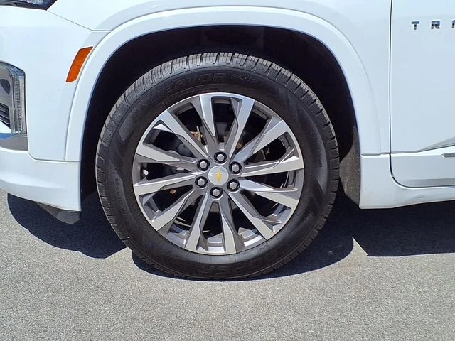Used 2023 White Chevrolet Premier image 13