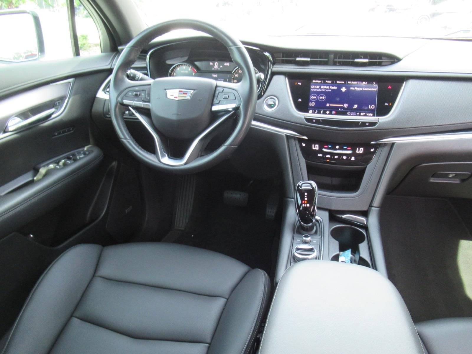 Used 2022 White Cadillac Luxury image 13