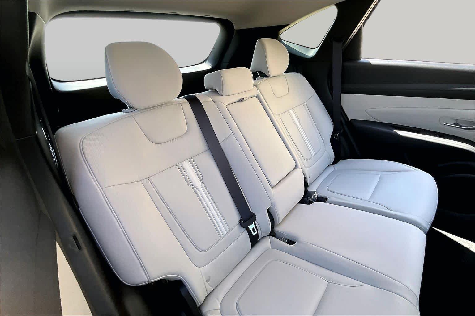 Used 2025 Phantom Black Hyundai SEL image 18