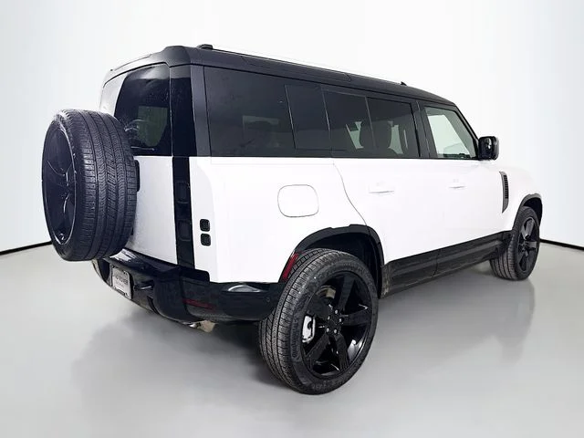 New 2026 Fuji White Land Rover X-Dynamic SE image 5