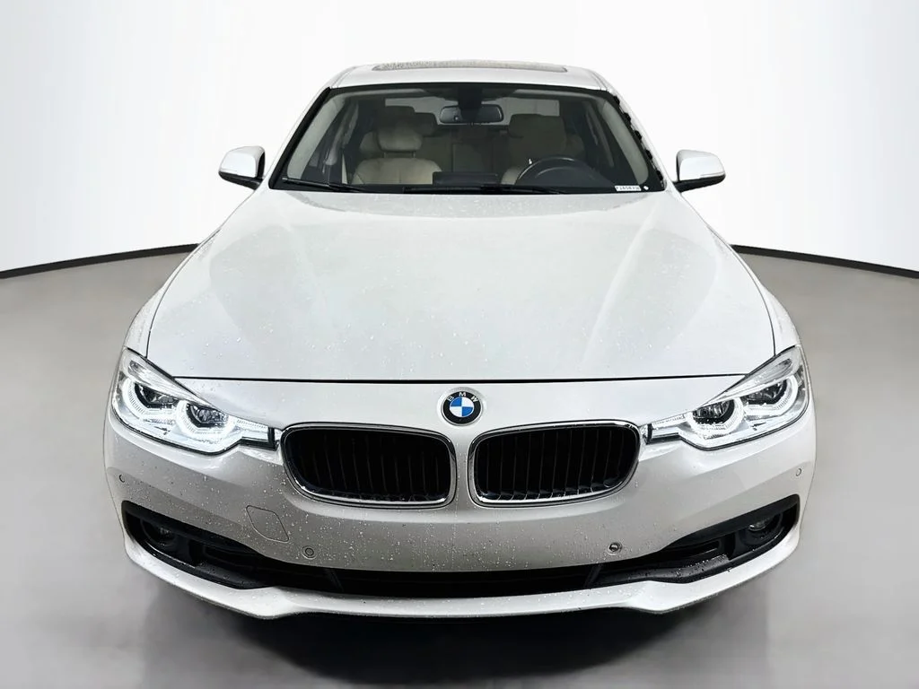 Used 2018 Mineral White Metallic BMW 320i xDrive image 2