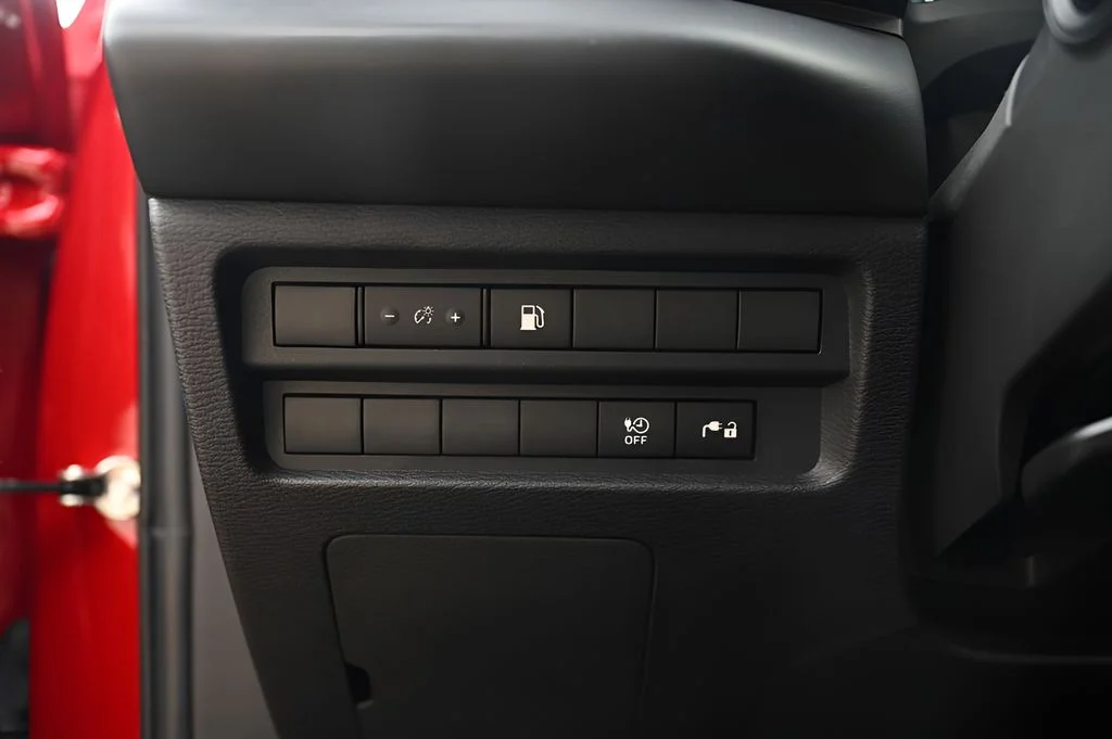 Used 2024 Red Mitsubishi ES image 36