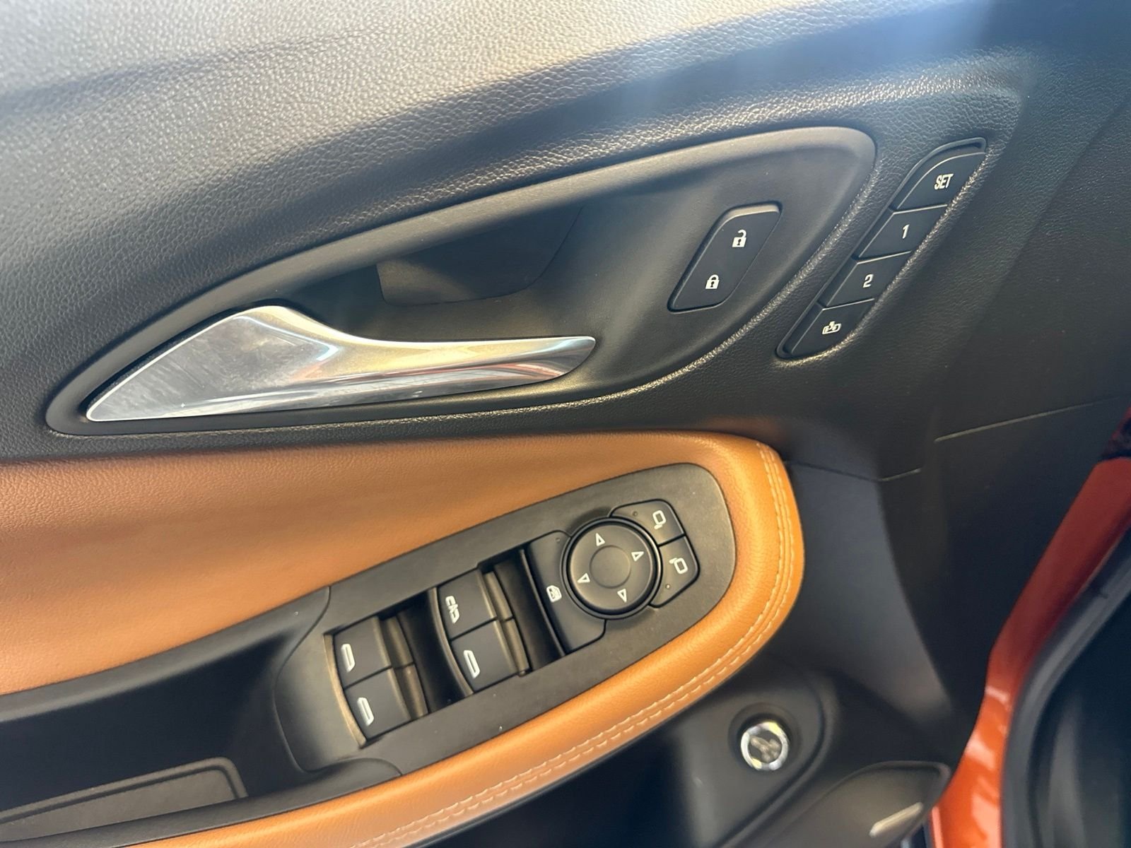 Used 2022 Orange Buick Essence image 18