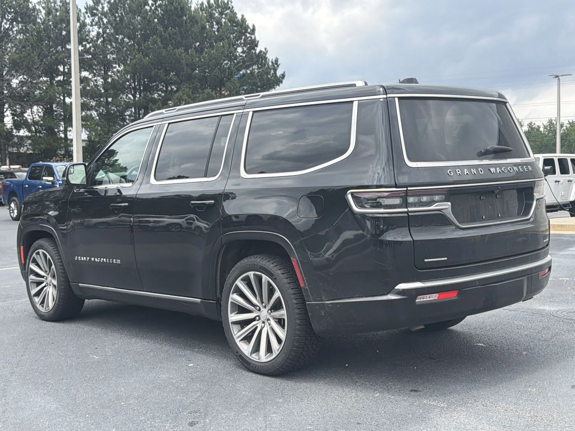 Certified Used 2022 Diamond Black Jeep Series I image 3