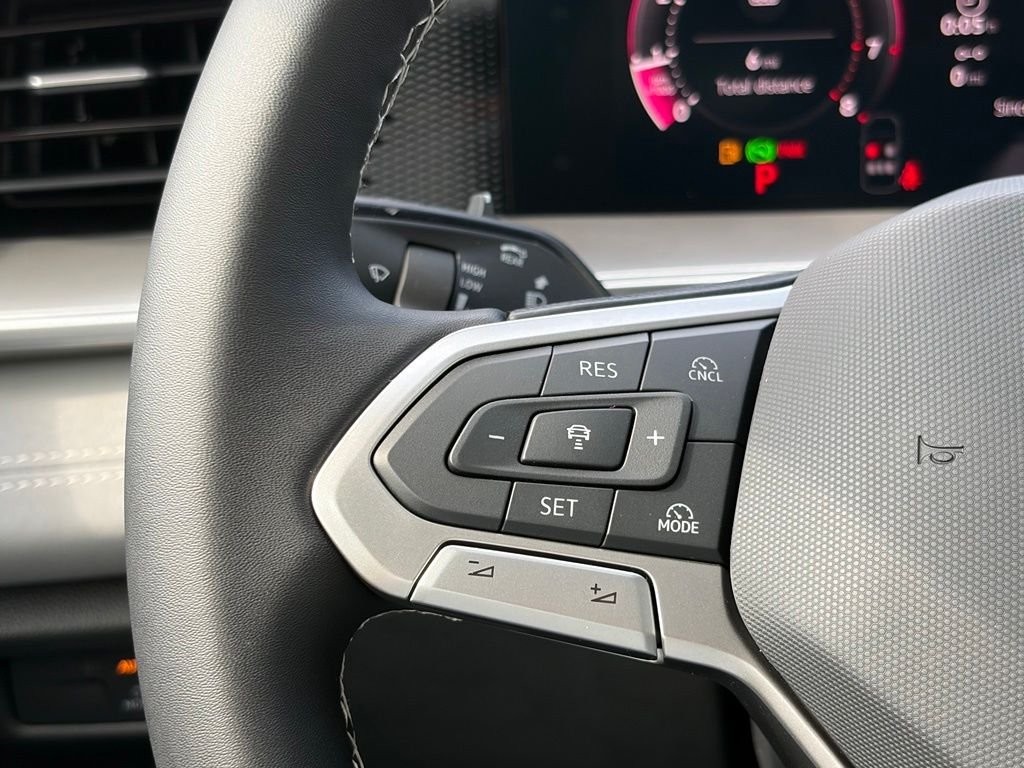 New 2026 Platinum Gray Metallic Volkswagen 2.0T SE image 25