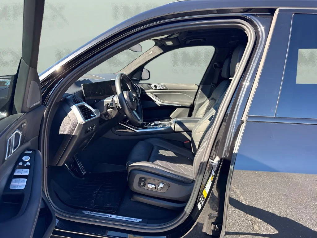 Used 2023 Black BMW xDrive40i image 9