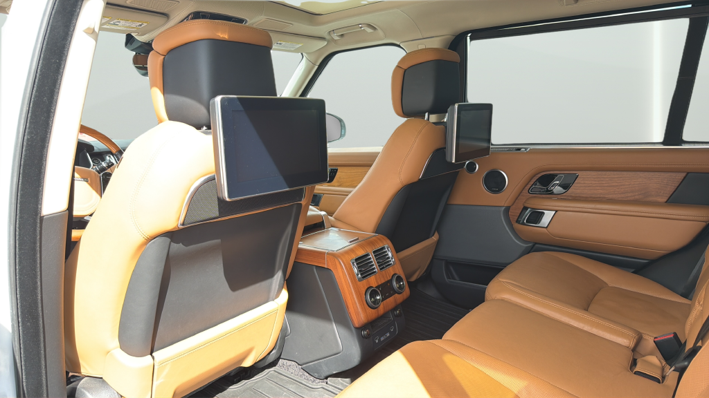 Used 2020  Land Rover Autobiography image 19
