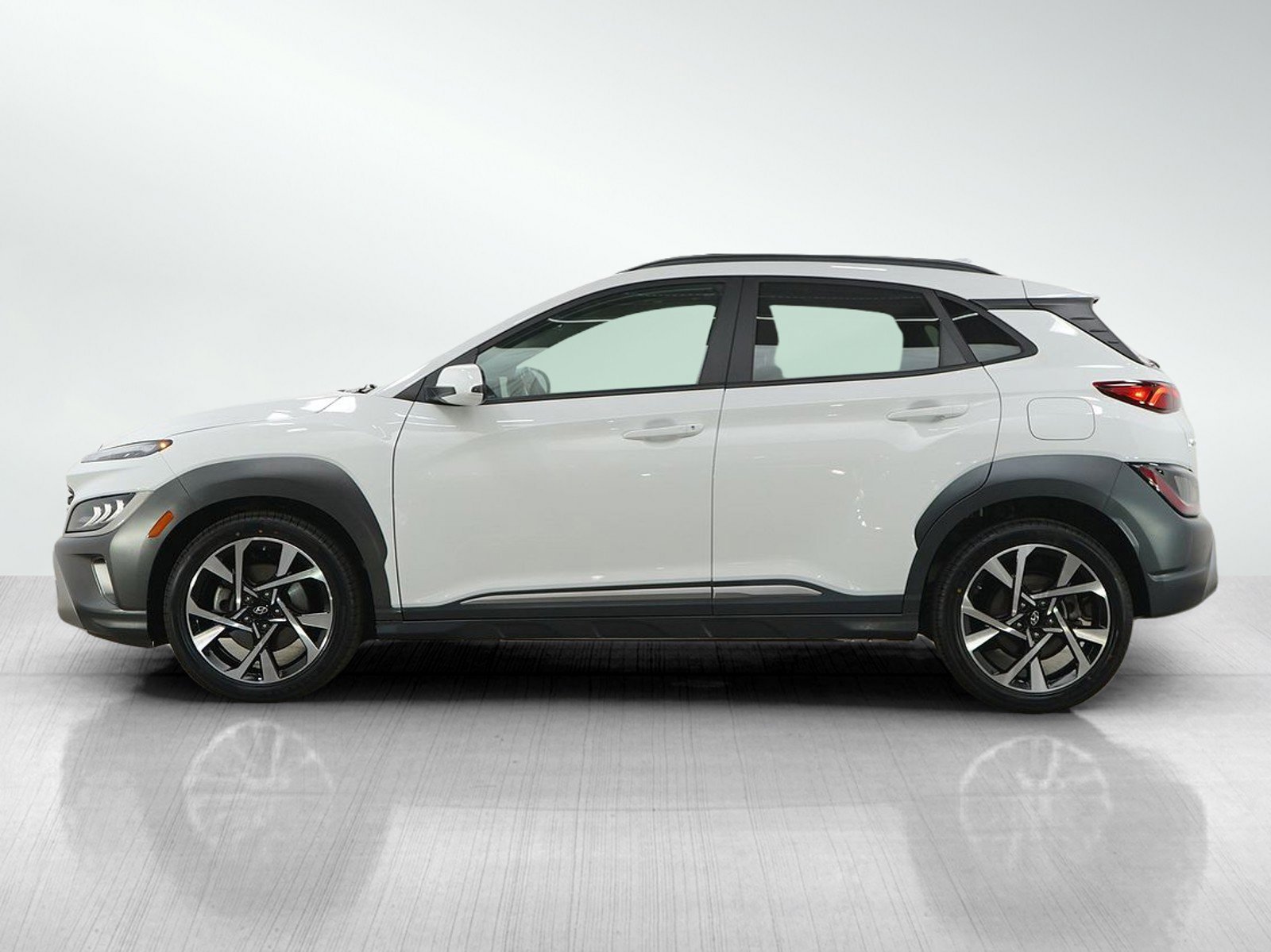 Used 2023 Hyundai Kona Limited with VIN KM8K5CA31PU995035 for sale in White Bear Lake, Minnesota