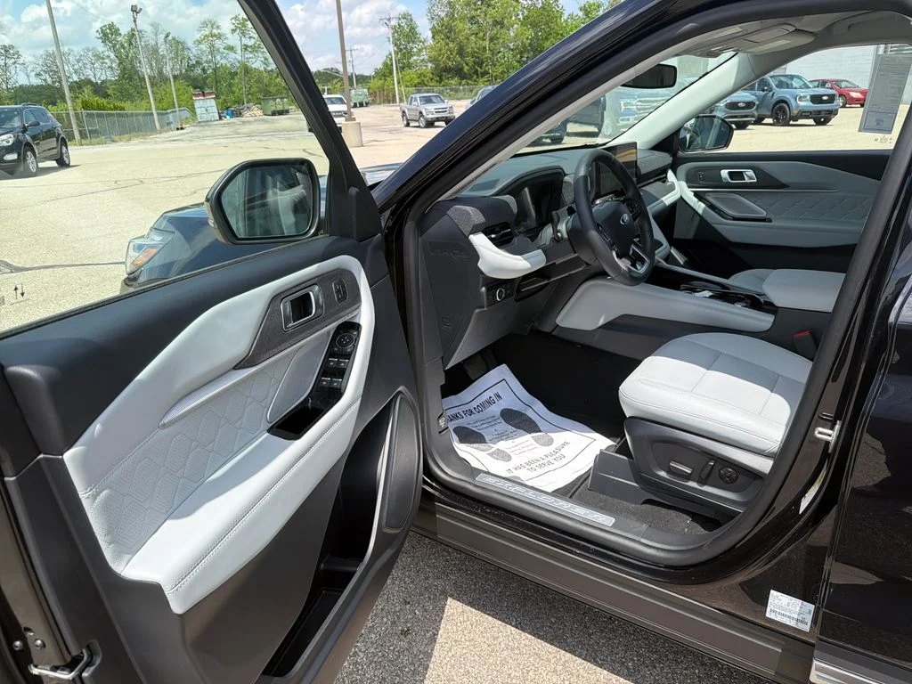 New 2026 Black Ford Platinum image 14