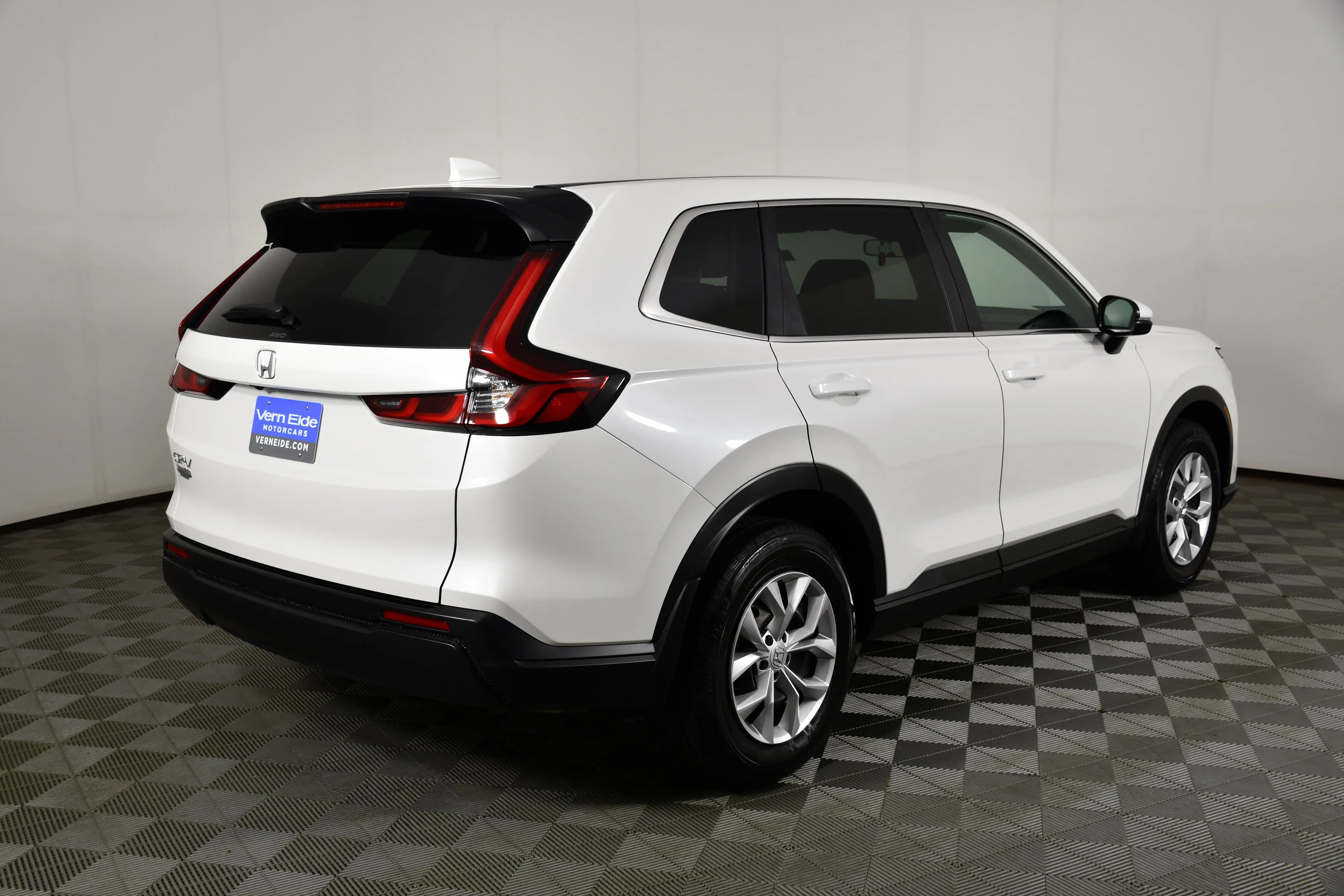 Certified Used 2025 Platinum White Pearl Honda LX image 6